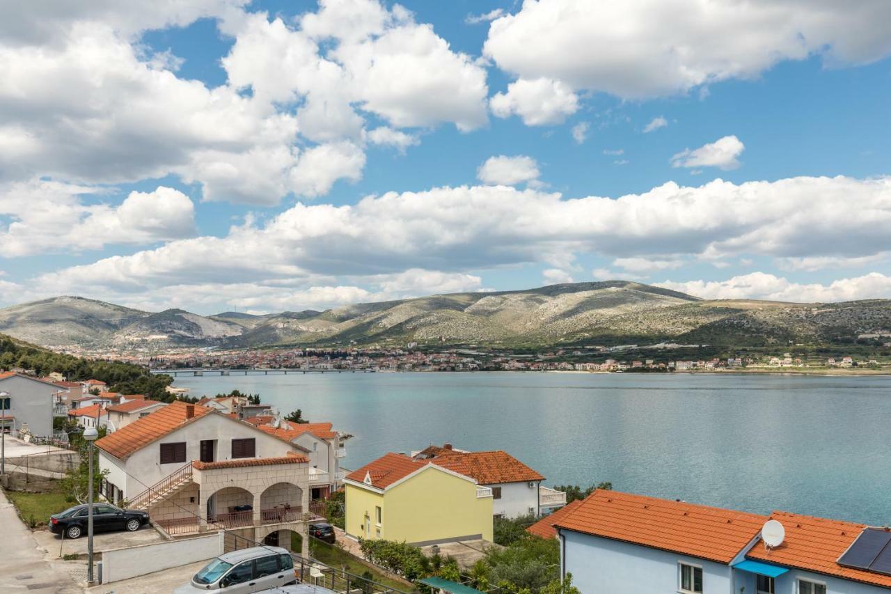 Apartments Rogulj Trogir Extérieur photo