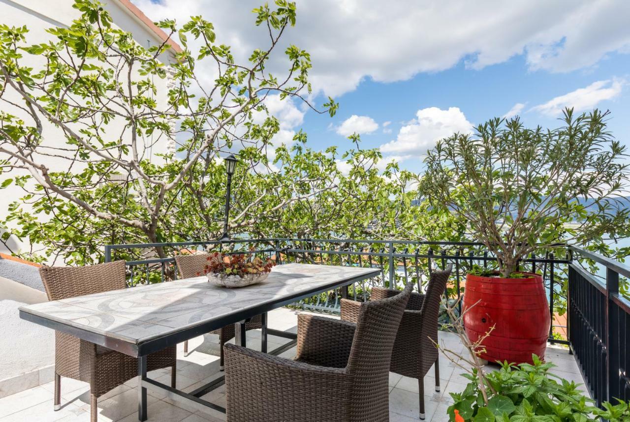 Apartments Rogulj Trogir Extérieur photo